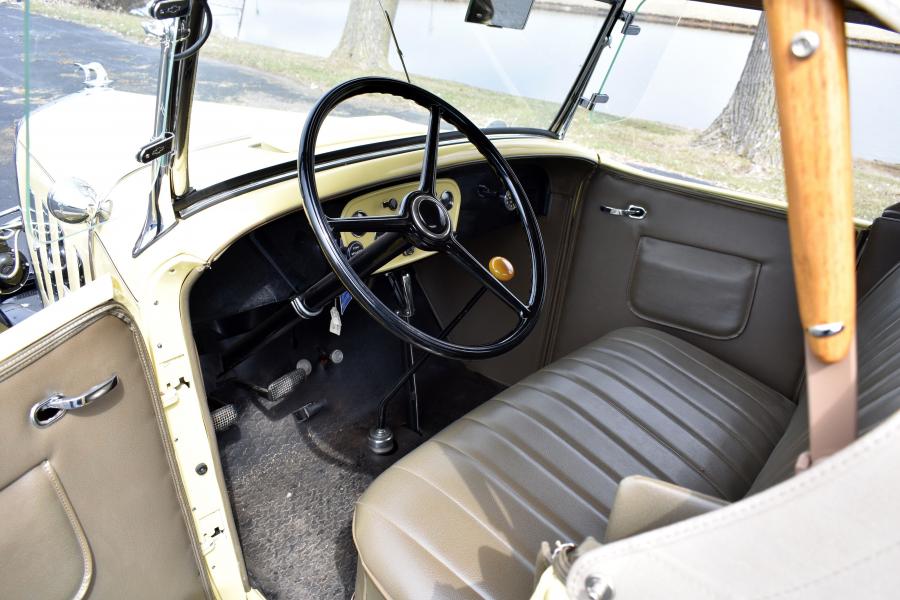 Интерьер Chevrolet Confederate DeLuxe Sport Roadster (2BA) 1932 года  (фото 5 из 10)